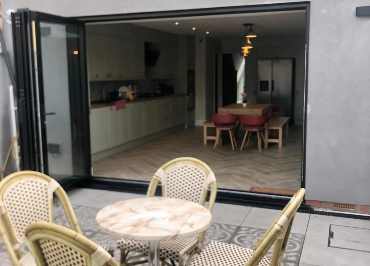 Green Gate Apartment London Homestay