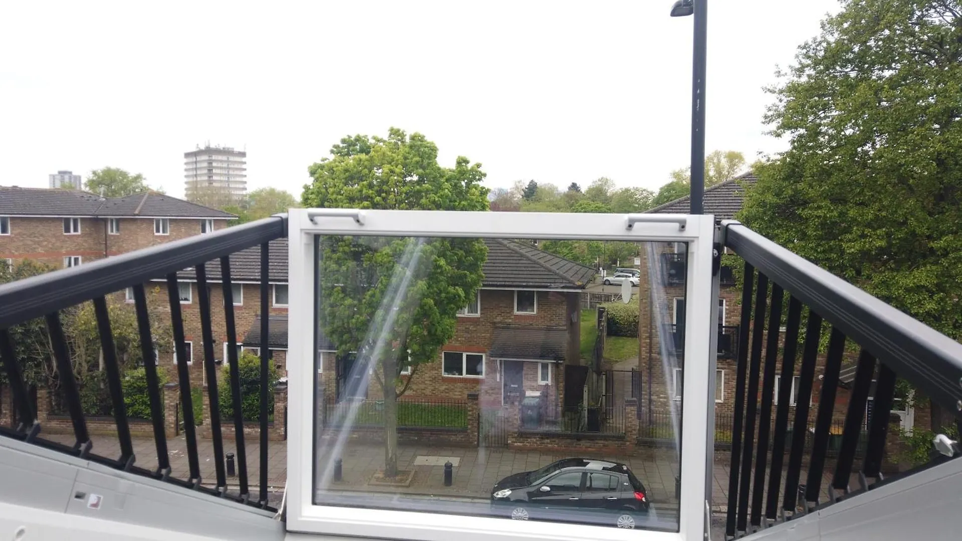 Green Gate Apartment London Homestay
